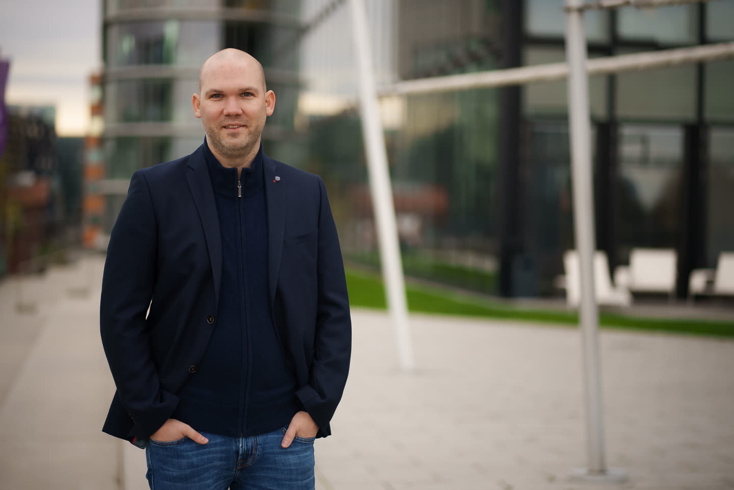 Marius Jungmann, Unternehmensberater, im Düsseldorfer Medienhafen